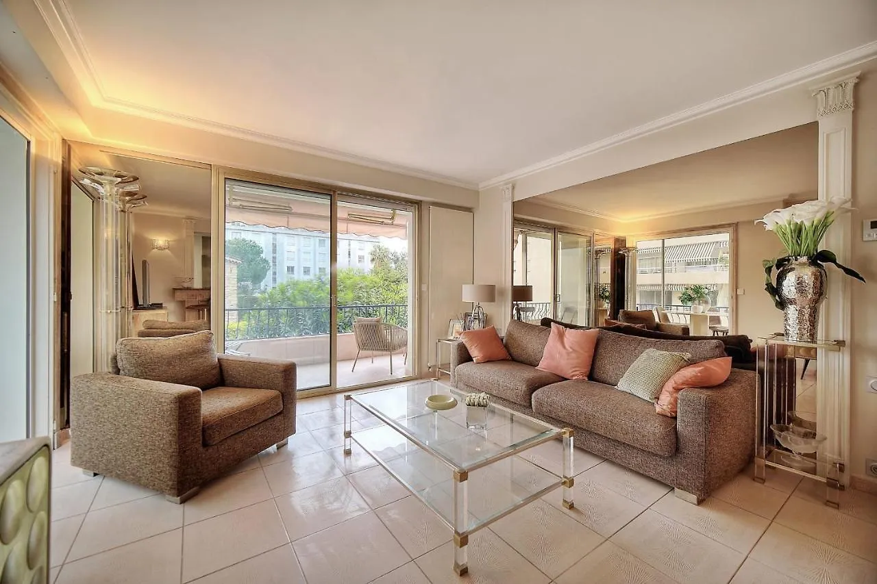 Apartment Immogroom - 2 Bedroom - Air Conditioning - Wifi - Terrace - Common Parking Cannes France