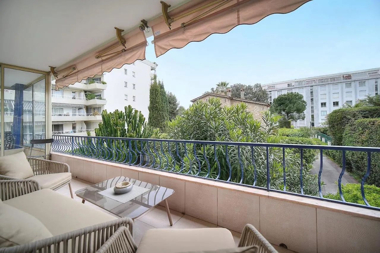 Immogroom - 2 Bedroom - Air Conditioning - Wifi - Terrace - Common Parking Cannes Apartment