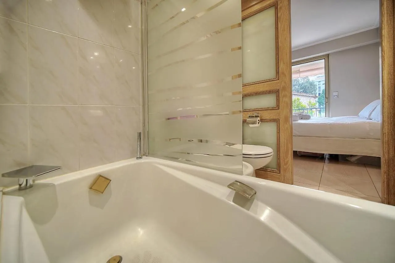 Apartment Immogroom - 2 Bedroom - Air Conditioning - Wifi - Terrace - Common Parking Cannes
